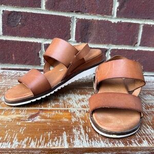 Bertuchi Leather Sandals